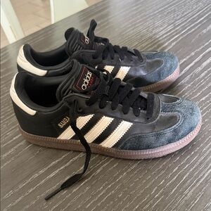 Adidas Samba Classic Black White Gum Sole Sneakers Youth Size 2